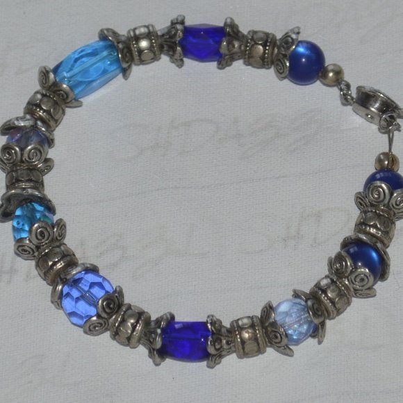 HUES OF BLUE BRACELET 7" - Picture 1 of 1
